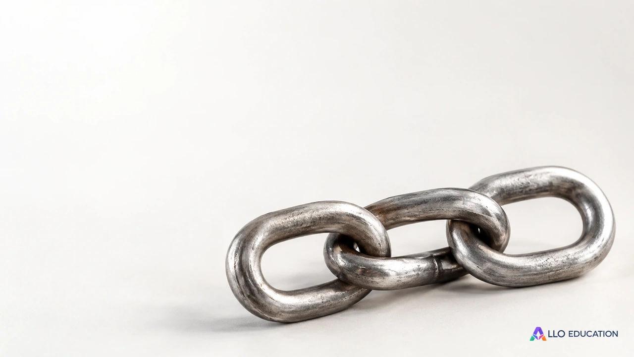 Trois grands maillons métalliques entiers sont entrelacés sur un fond clair ; cette métaphore éditoriale des liens ne représente pas une société observée.